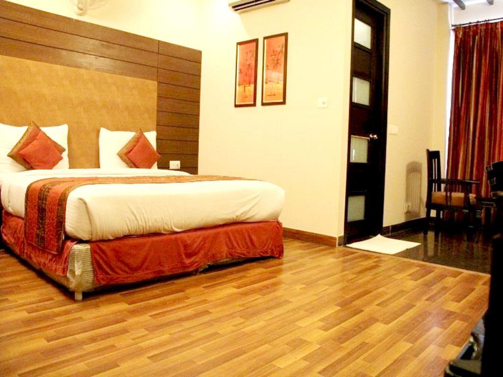 Treebo Premium Relax Inn Patel Nagar 新德里 外观 照片